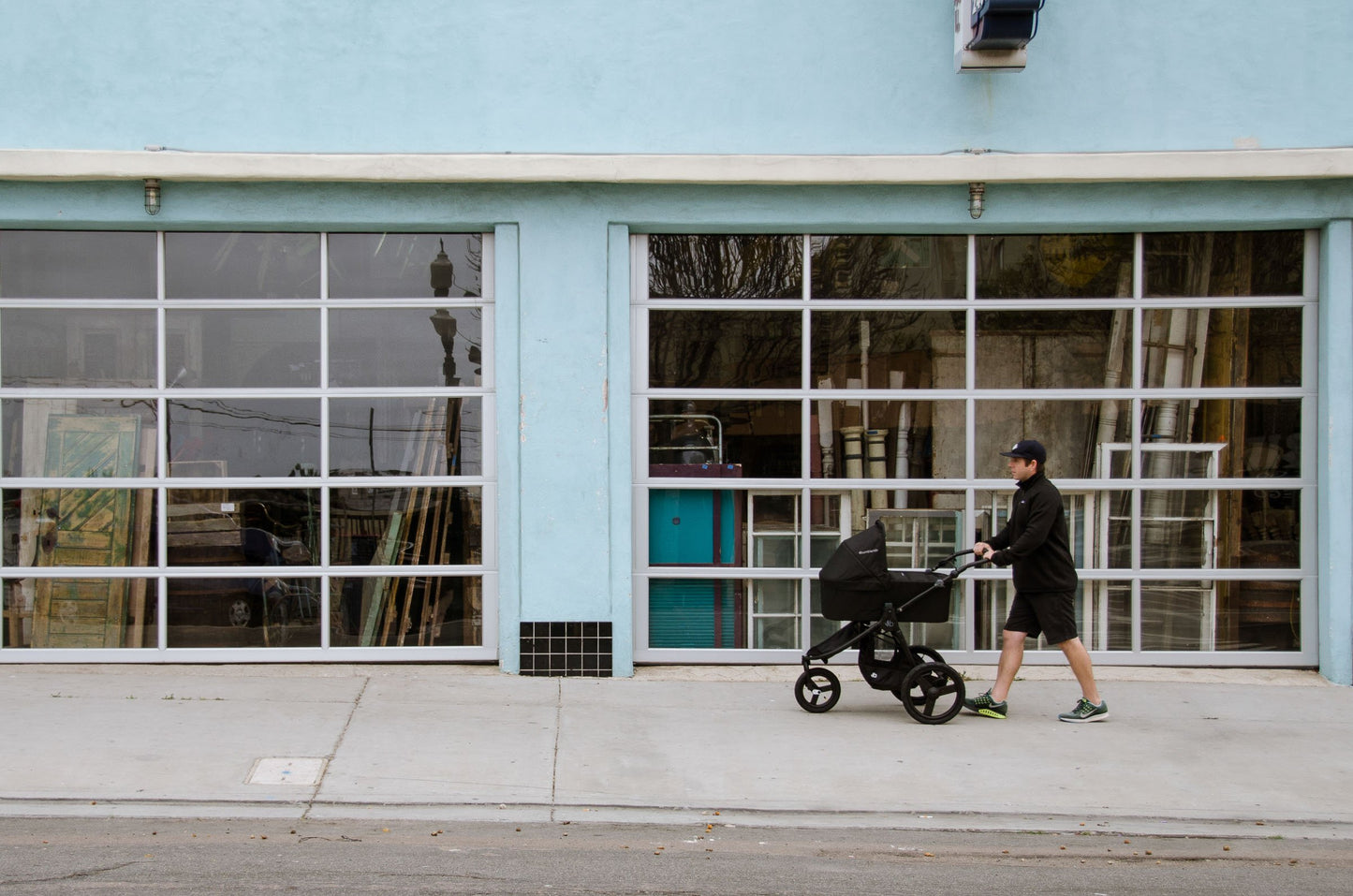 Bumbleride Speed in Matte Black with Bassinet 2 Global